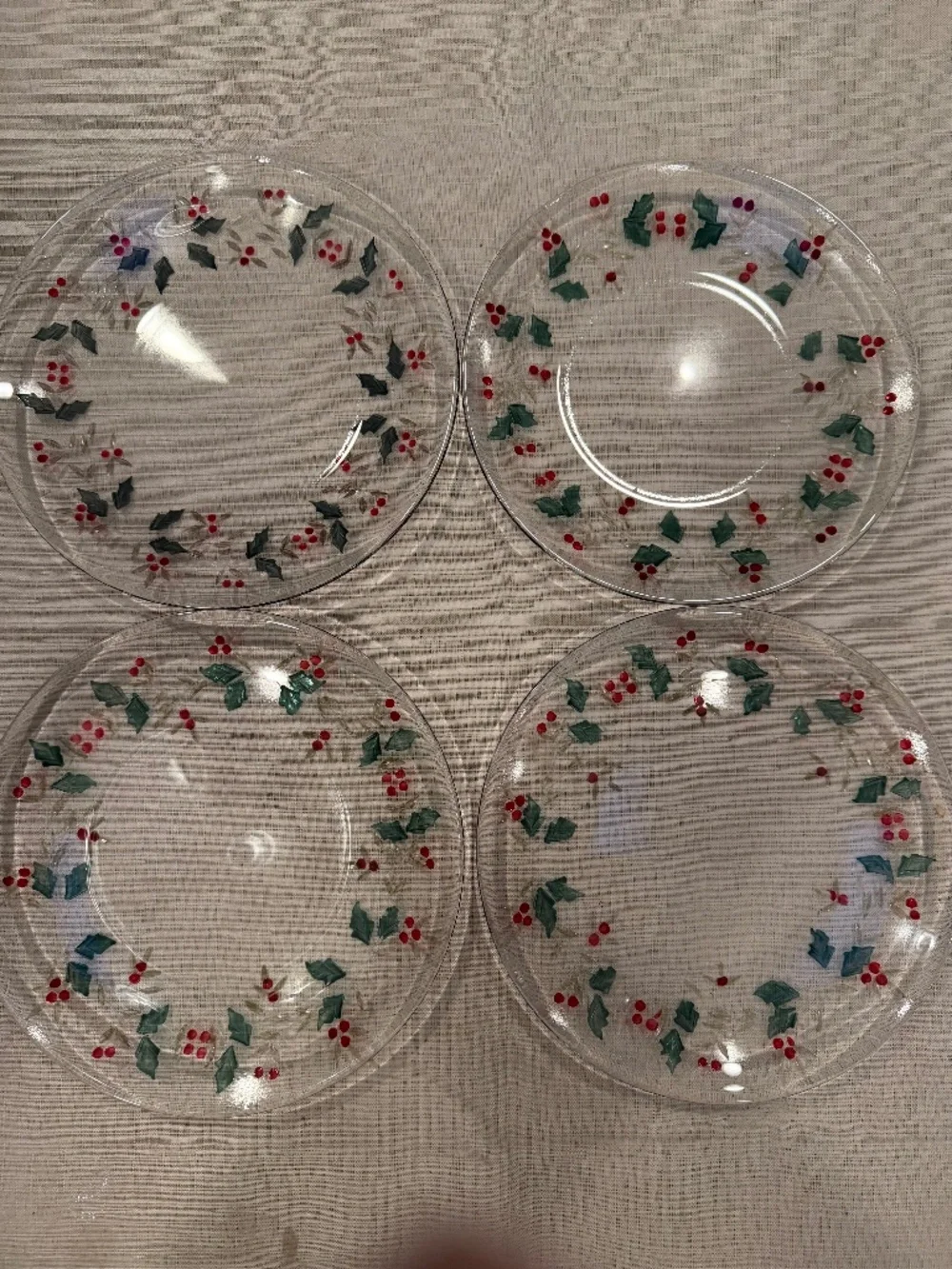 Pfaltzgraff Winterberry Hand Painted Glass Dessert Plates 8” Set of 4 Christmas